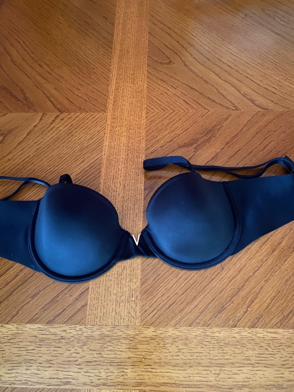 Victoria's Secret Black Smooth Push-Up Bra with V-Front Accent